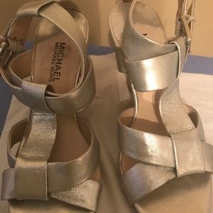 ‼️One Hour Flash sale Michael Khors Sandals
